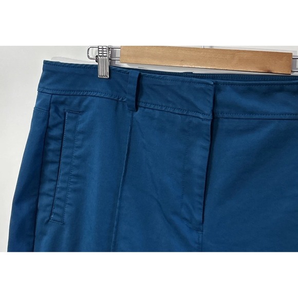 Women's Chicos Stretch Sateen Straight Cropped Pants Capris Sz 16 (3) XL Seamed - Picture 3 of 8